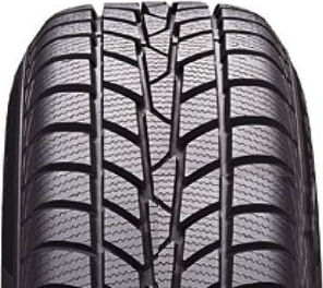 Hankook W442 Winter I*Cept RS имеет нестандартный направленный рисунок протектора.